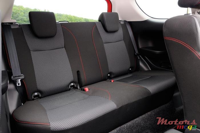 2014' Suzuki Swift photo #1