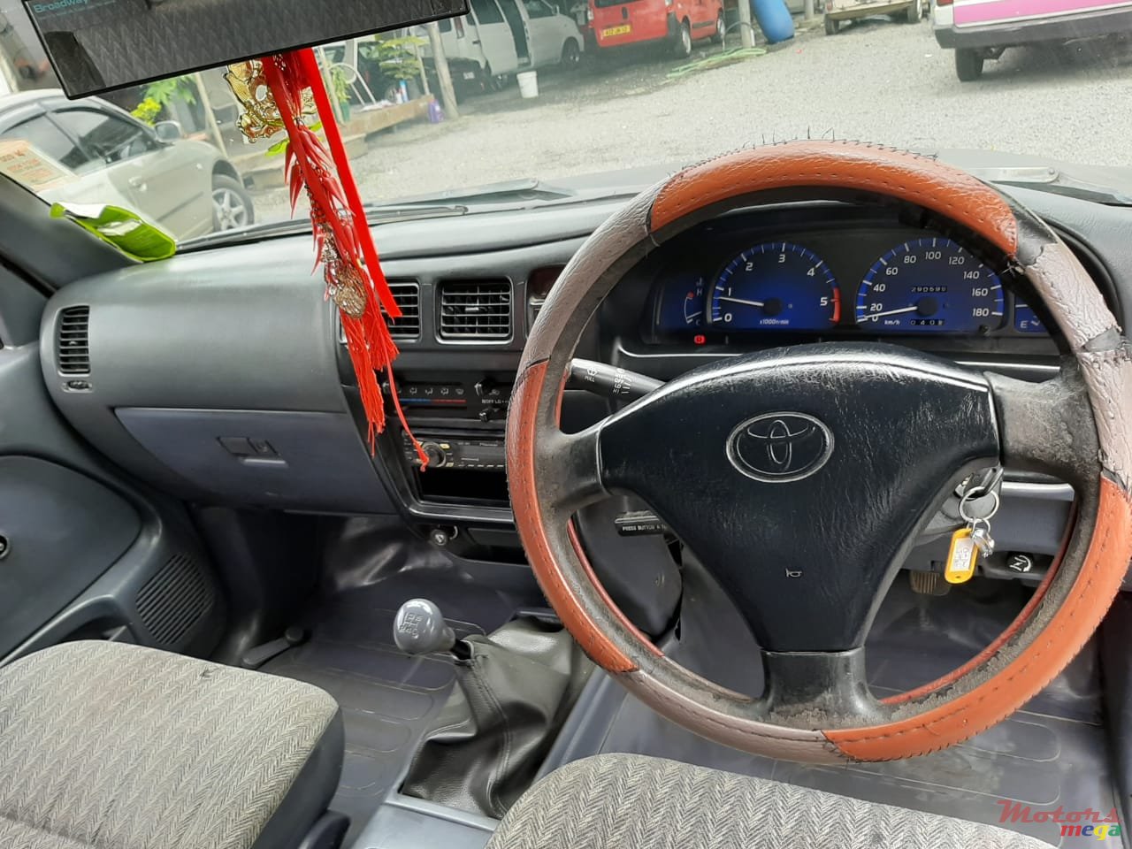 2002' Toyota Hilux photo #7