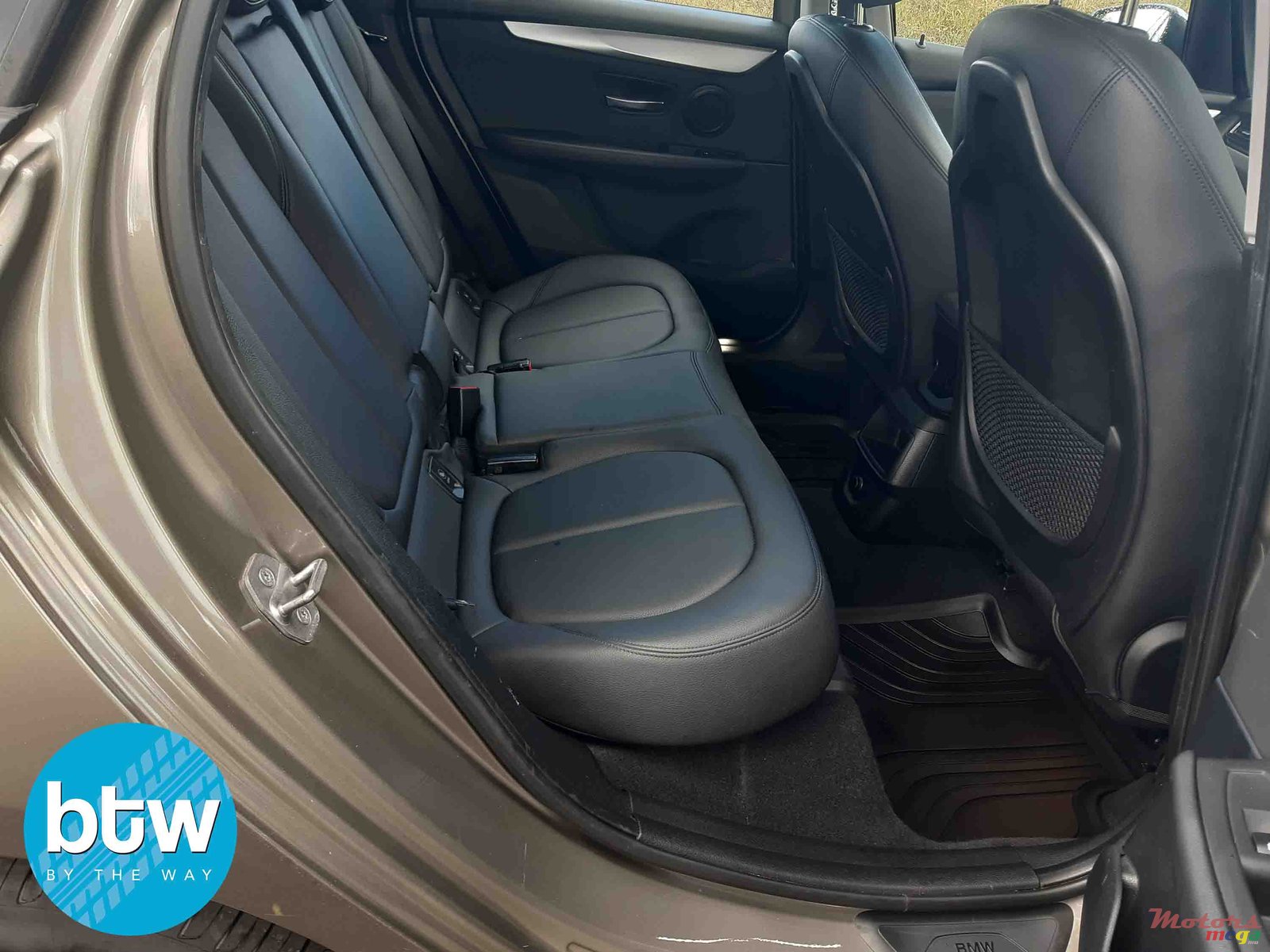 2015' BMW 2 Series 218i Grand Tourer (F46) photo #4