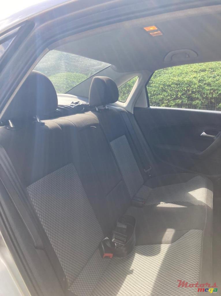 2017' Volkswagen Polo photo #6