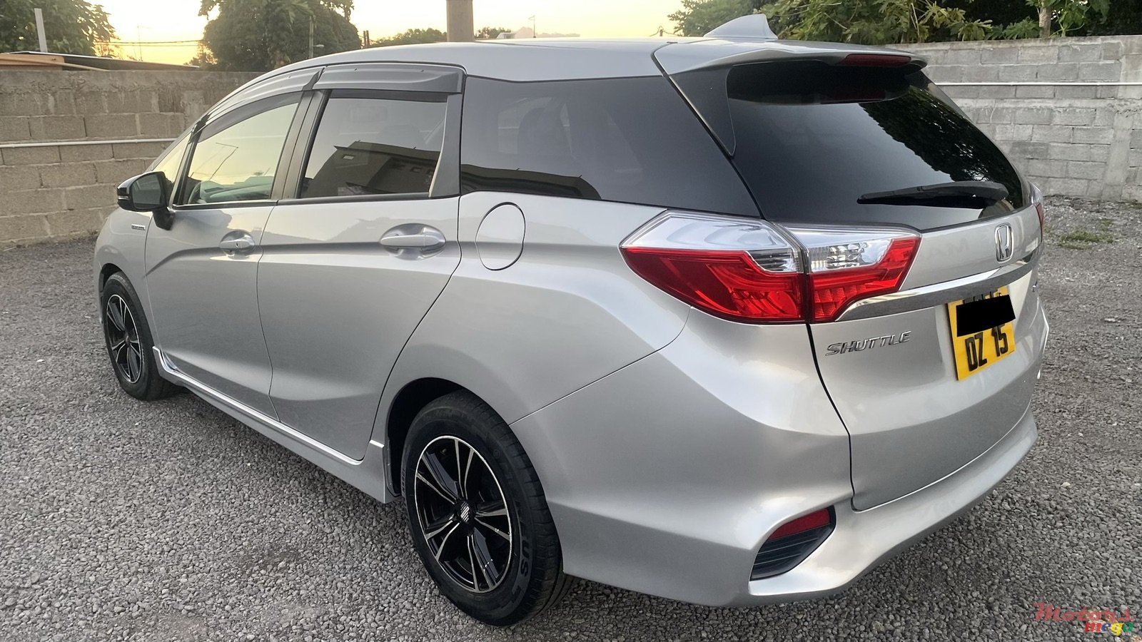 2015' Honda Shuttle Hybrid photo #3