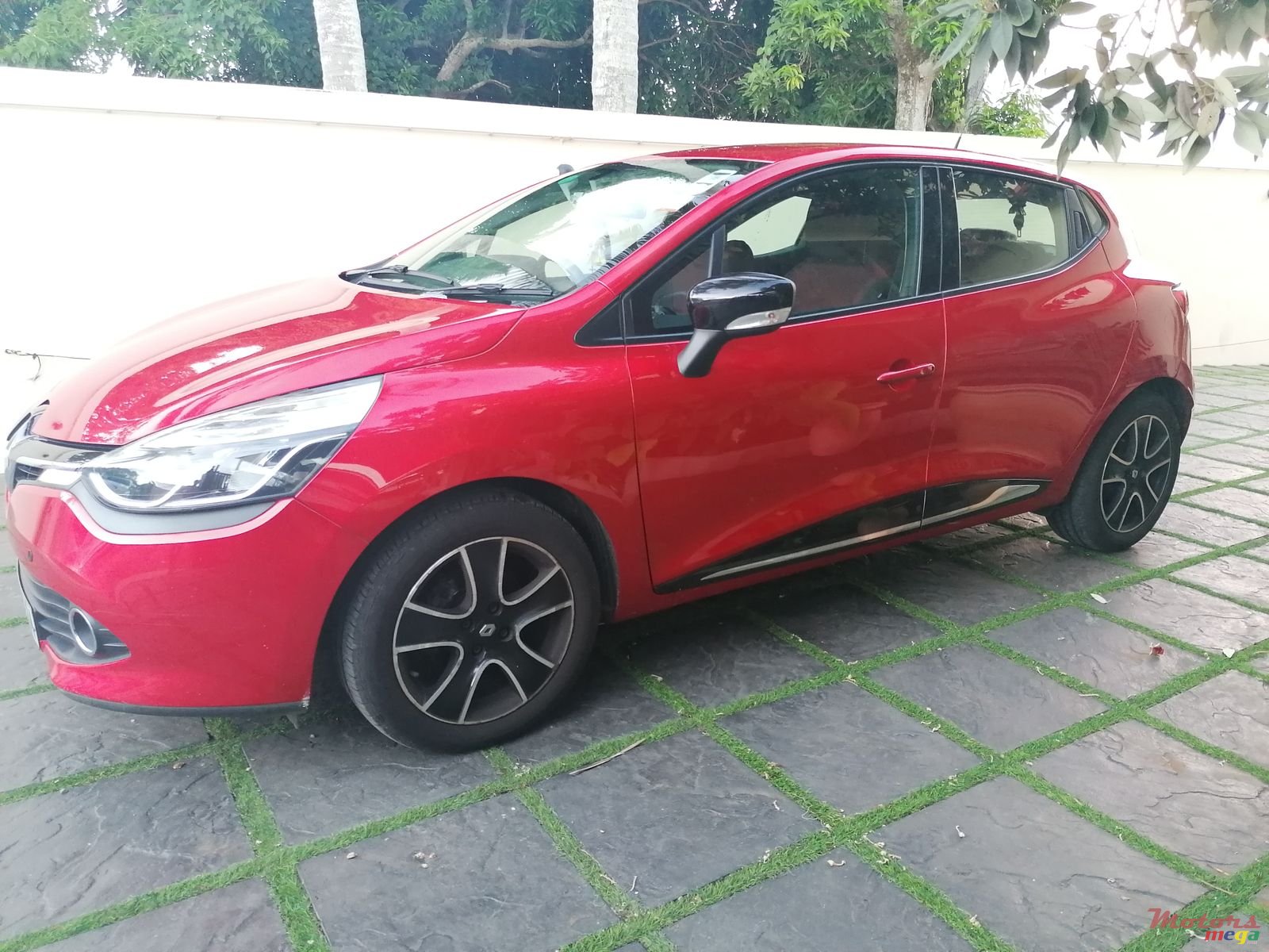 2014' Renault Clio 4 Expression 1.2 photo #6