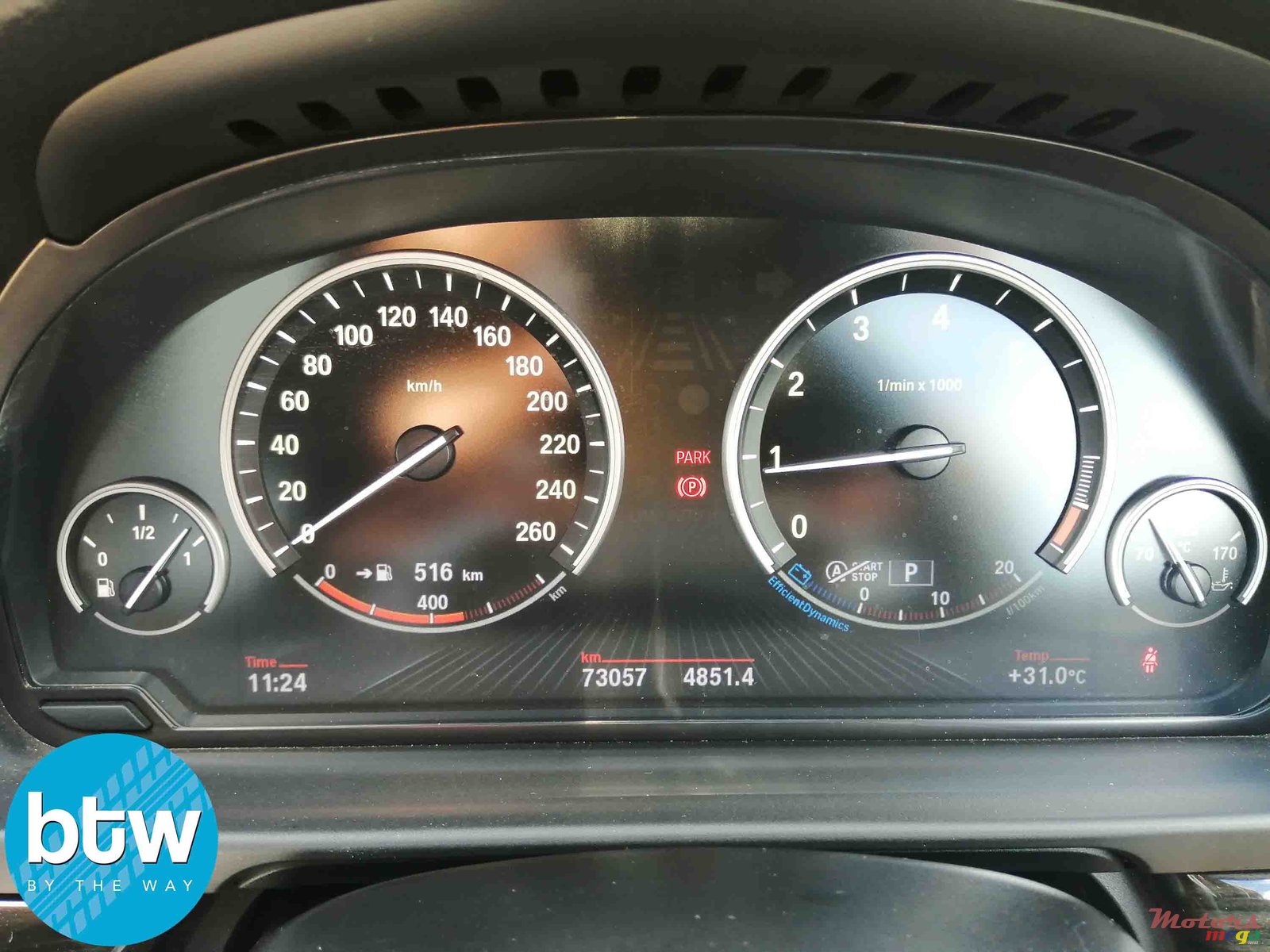 2012' BMW 5 Series 520i photo #7