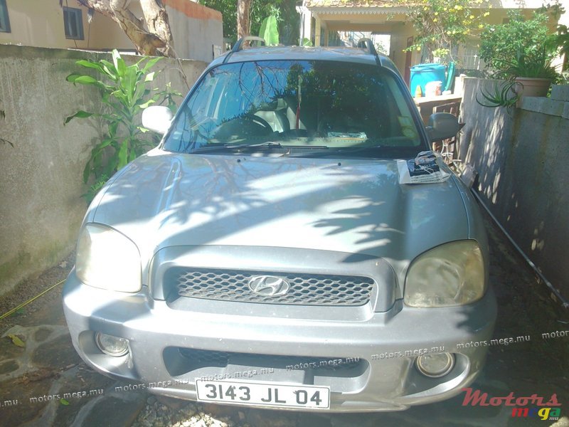 2004' Hyundai Santa Fe SUV photo #1