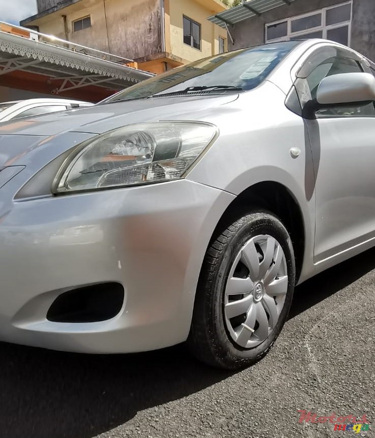 2007' Toyota Belta photo #5