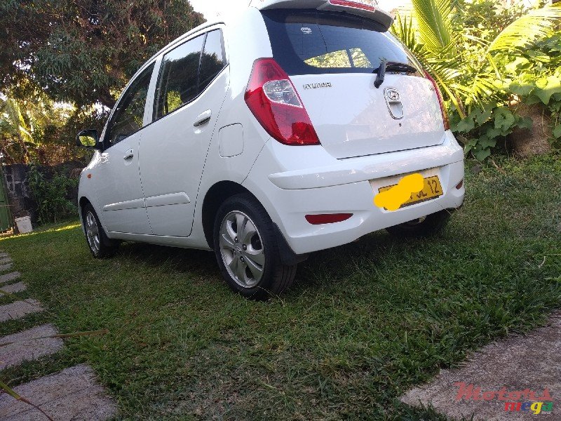 2012' Hyundai i10 photo #1