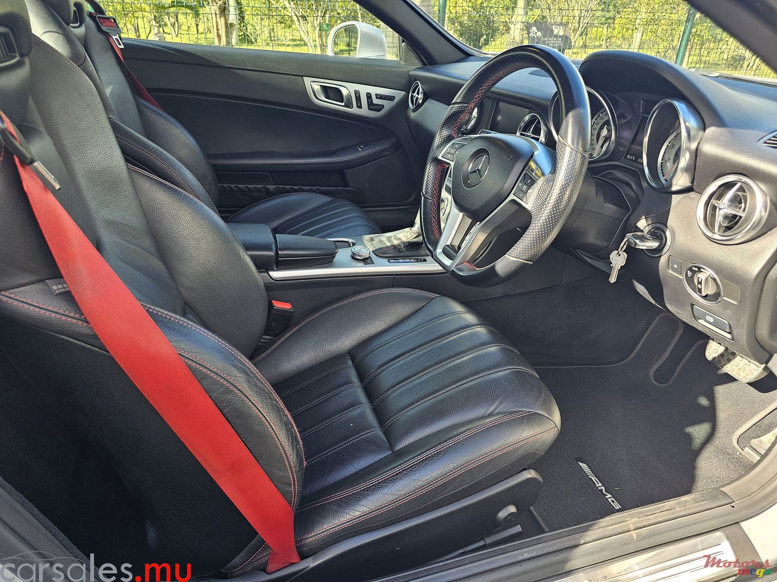 2013' Mercedes-Benz SLK 200 AMG 1.8 photo #6