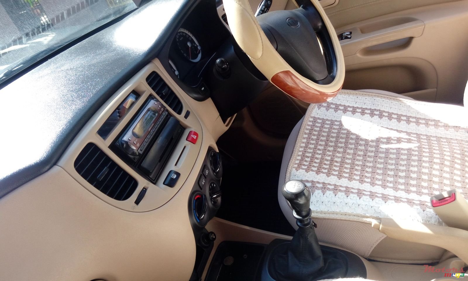 2005' Kia Rio photo #2