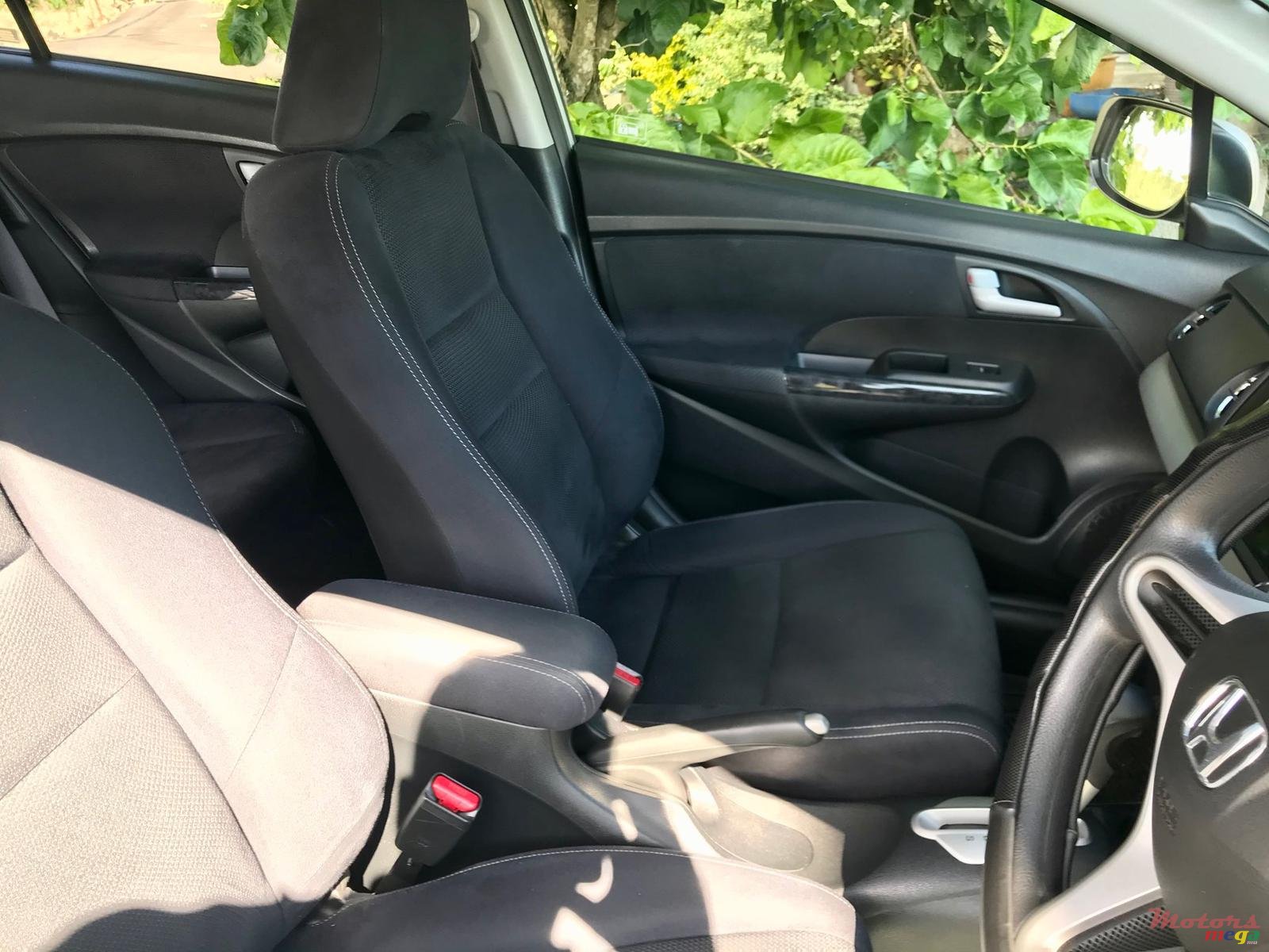 2012' Honda Insight photo #4