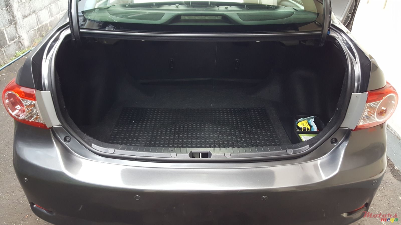 2013' Toyota Corolla photo #1