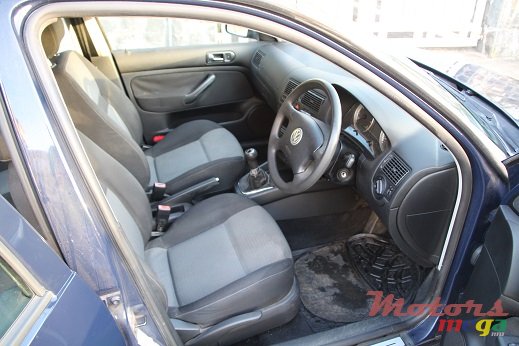 2006' Volkswagen Golf IV photo #4