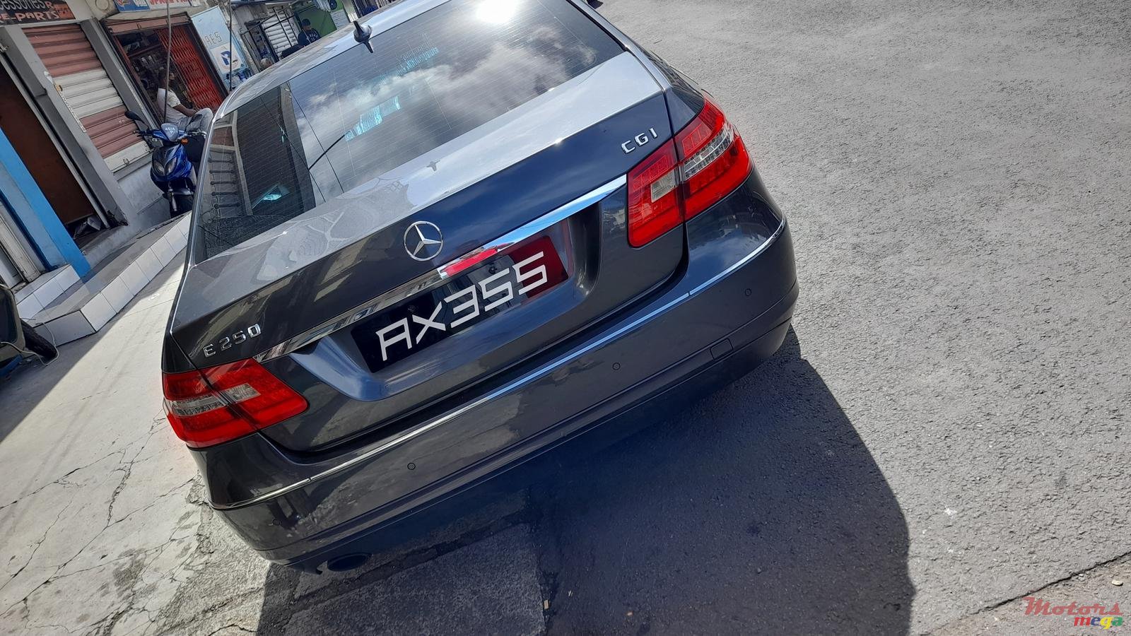 2009' Mercedes-Benz E-Class e250 cgi photo #2