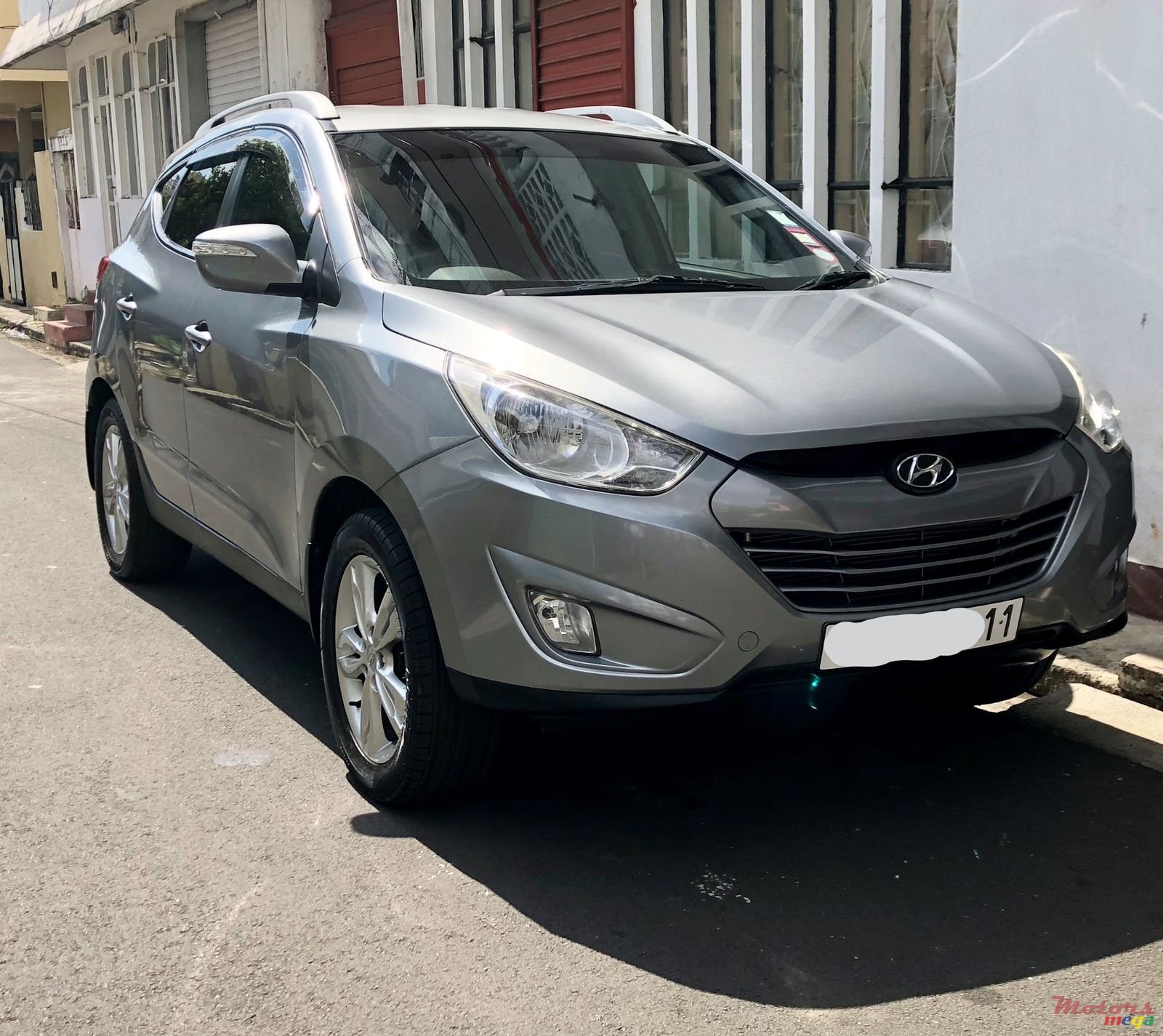 2011' Hyundai ix35 4WD photo #1