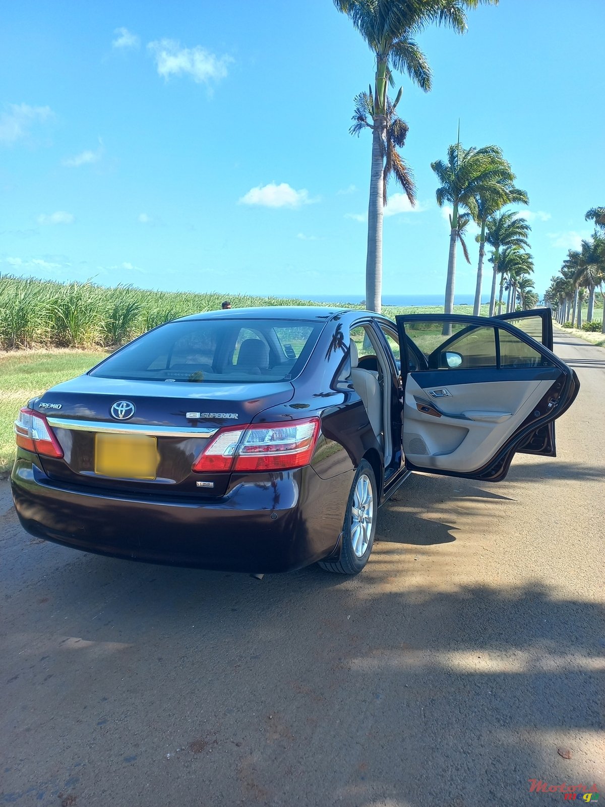 2014' Toyota Premio G Superiror photo #2