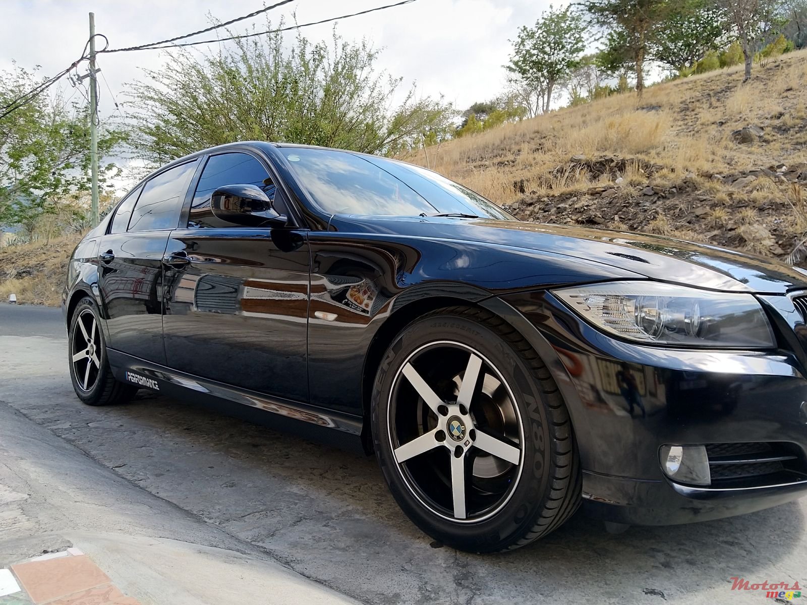 2011' BMW 320 photo #4