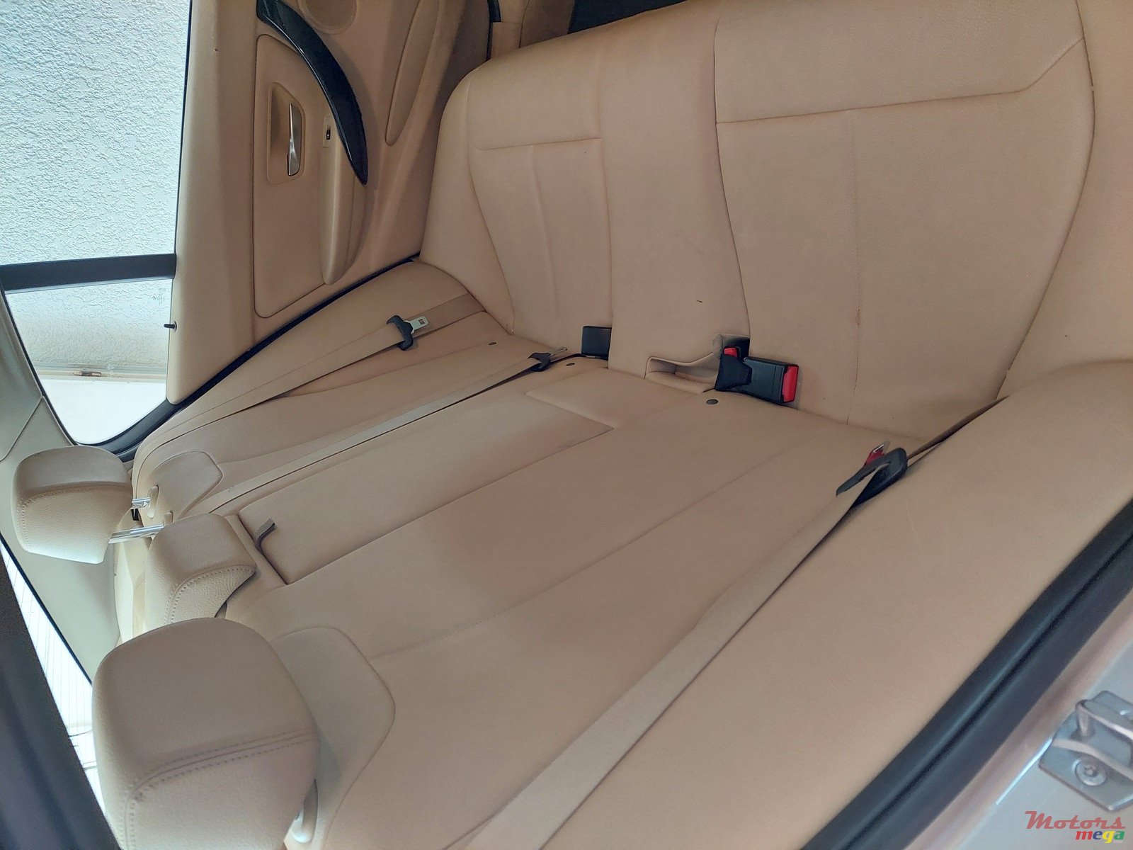 2013' BMW 3 Series photo #5