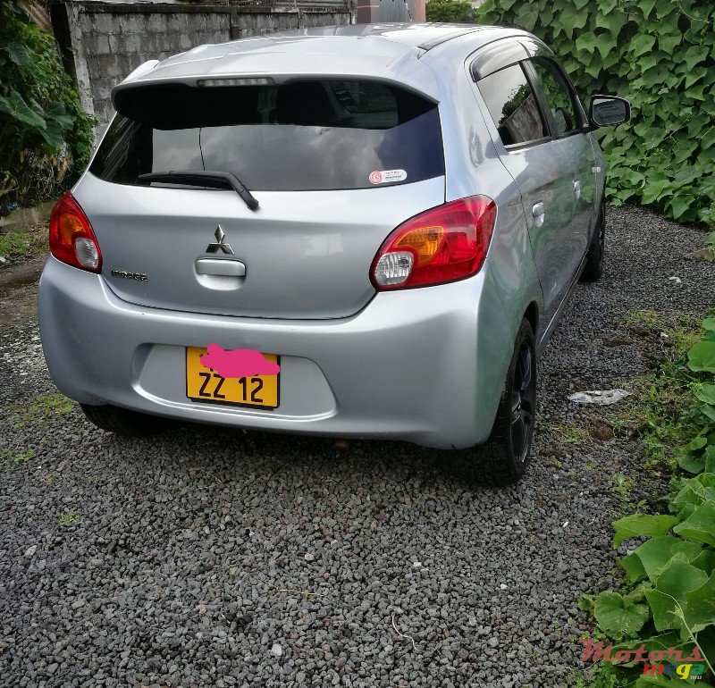 2012' Mitsubishi Mirage photo #4