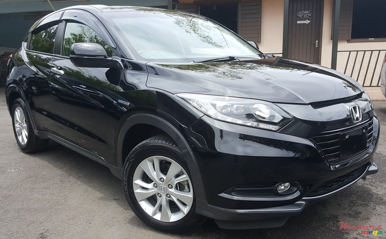 2015' Honda HR-V Vezel Hybrid photo #1