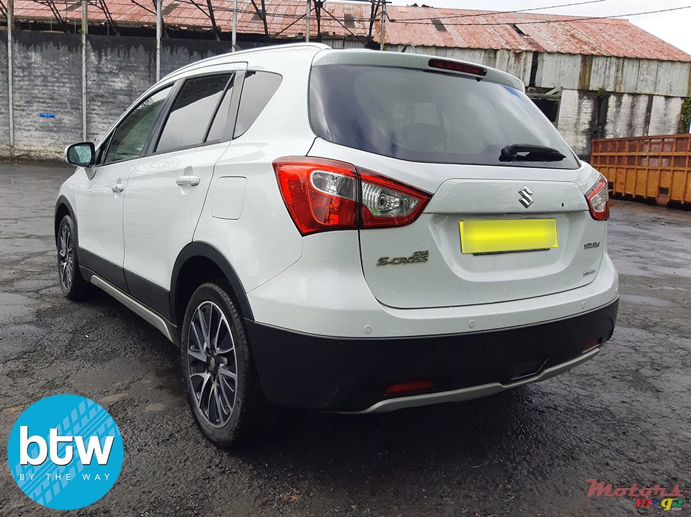 2015' Suzuki SX4 S-Cross ALLGRIP photo #3