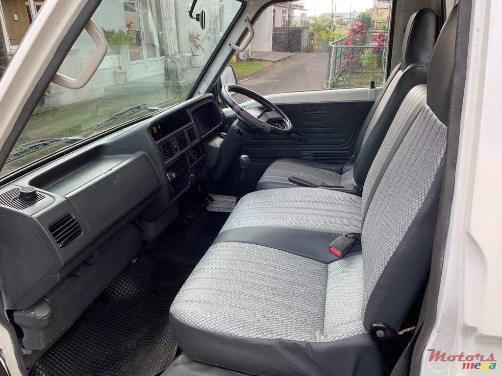 1999' Mazda B-Series Bongo photo #2