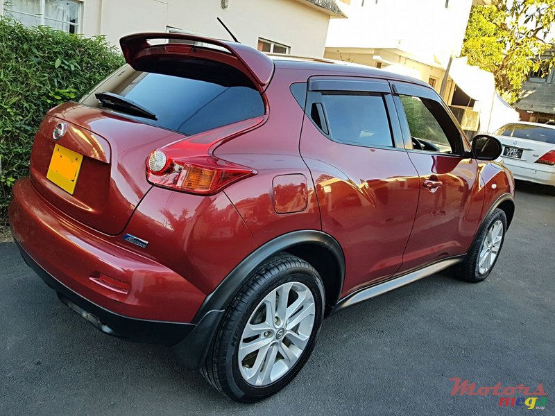 2010' Nissan Juke Rx photo #2