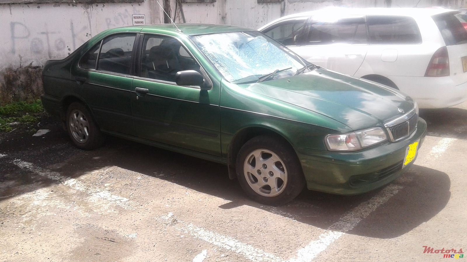 2000' Nissan Sunny photo #1