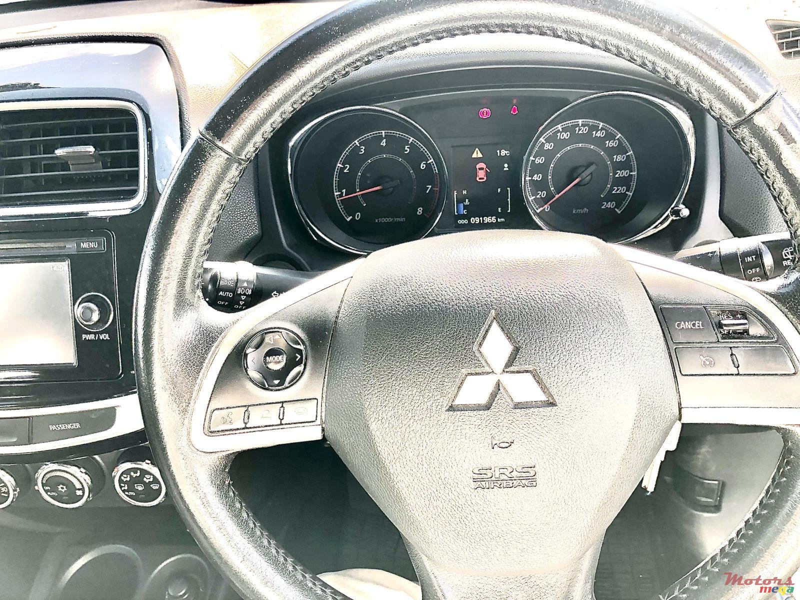 2016' Mitsubishi ASX photo #4