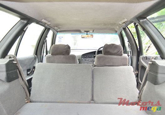 1994' Peugeot photo #3