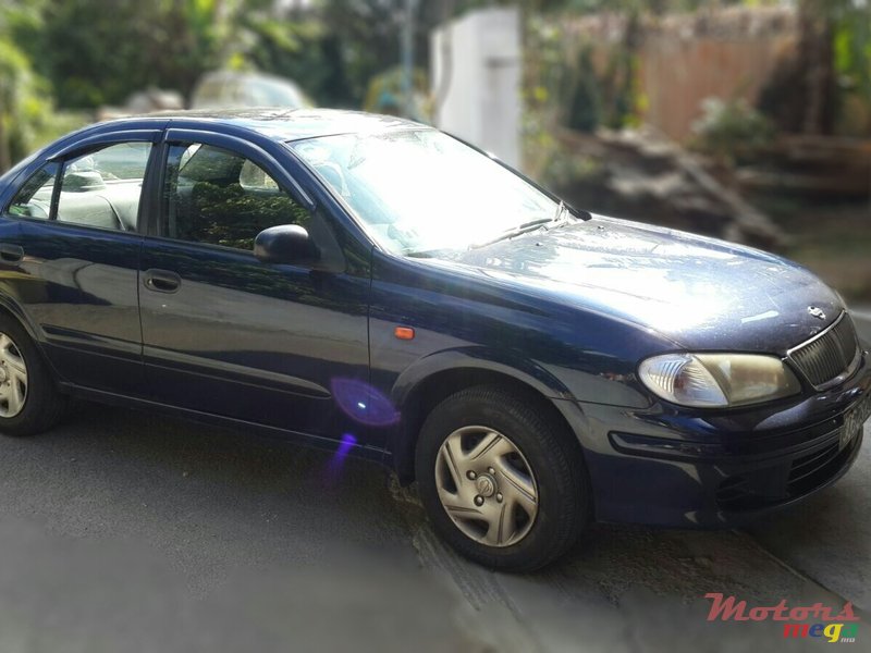 2003' Nissan Sunny photo #1