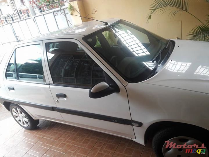 2000' Citroen Saxo photo #2