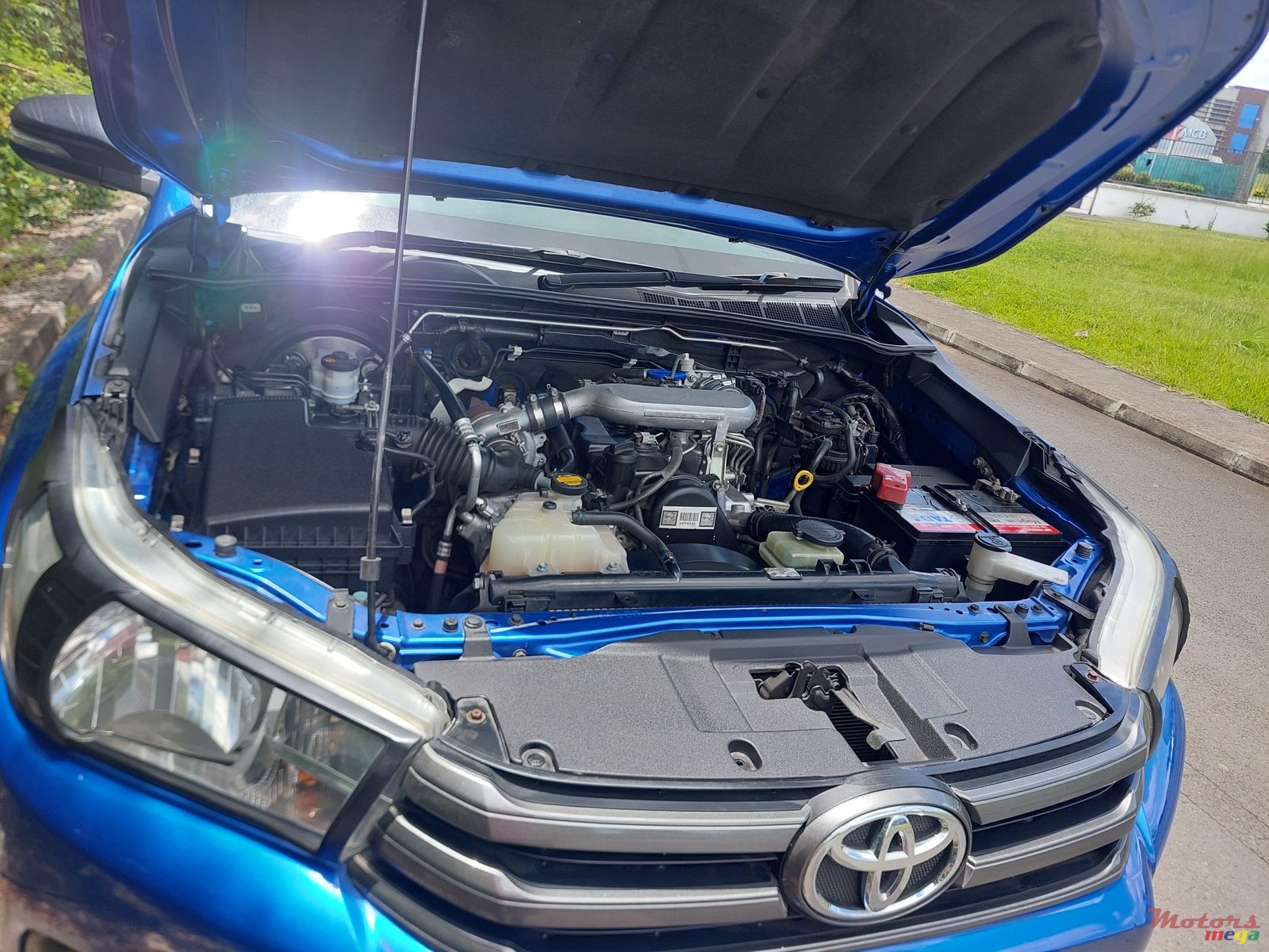 2017' Toyota Hilux photo #4