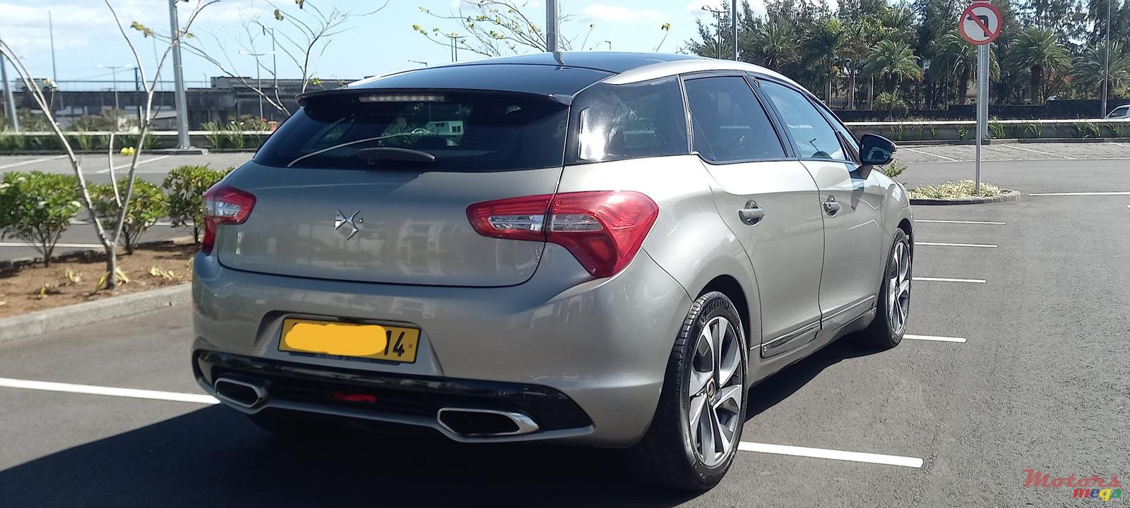 2014' Citroen DS5 photo #3