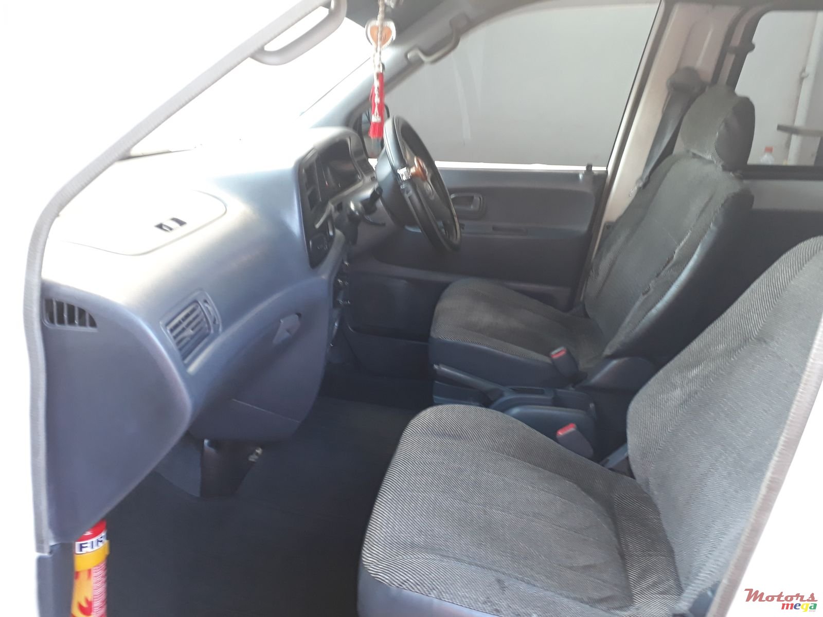 2001' Toyota Town Ace photo #2