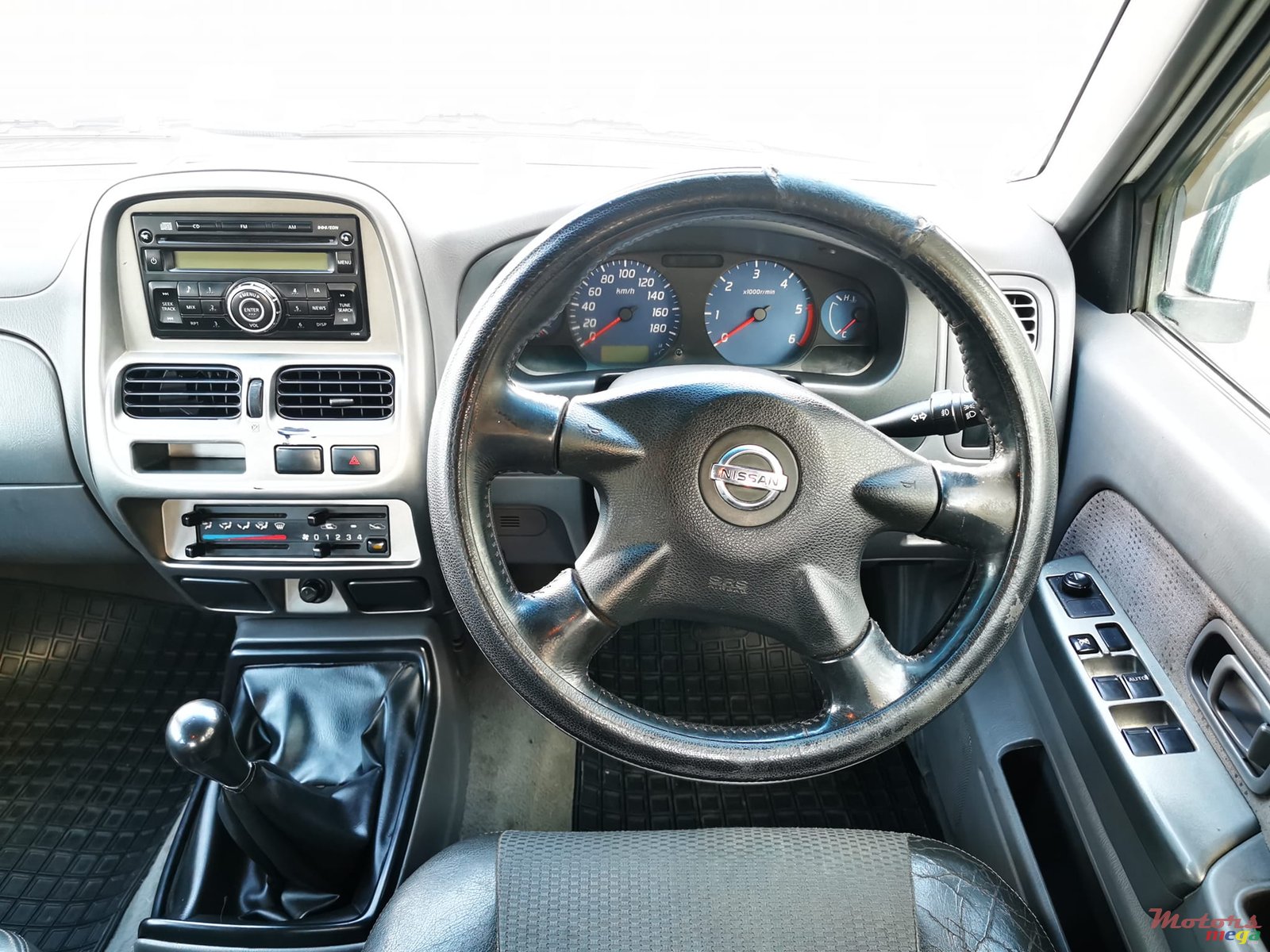 2013' Nissan D22 photo #5