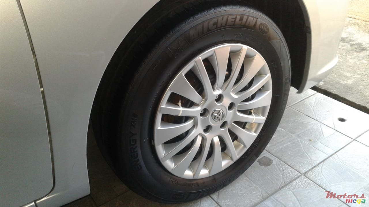 2012' Toyota photo #5