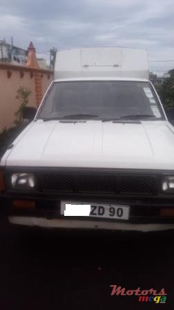 1990' Nissan Pickup photo #4