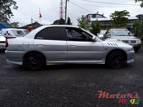 1999' Mitsubishi Lancer photo #2