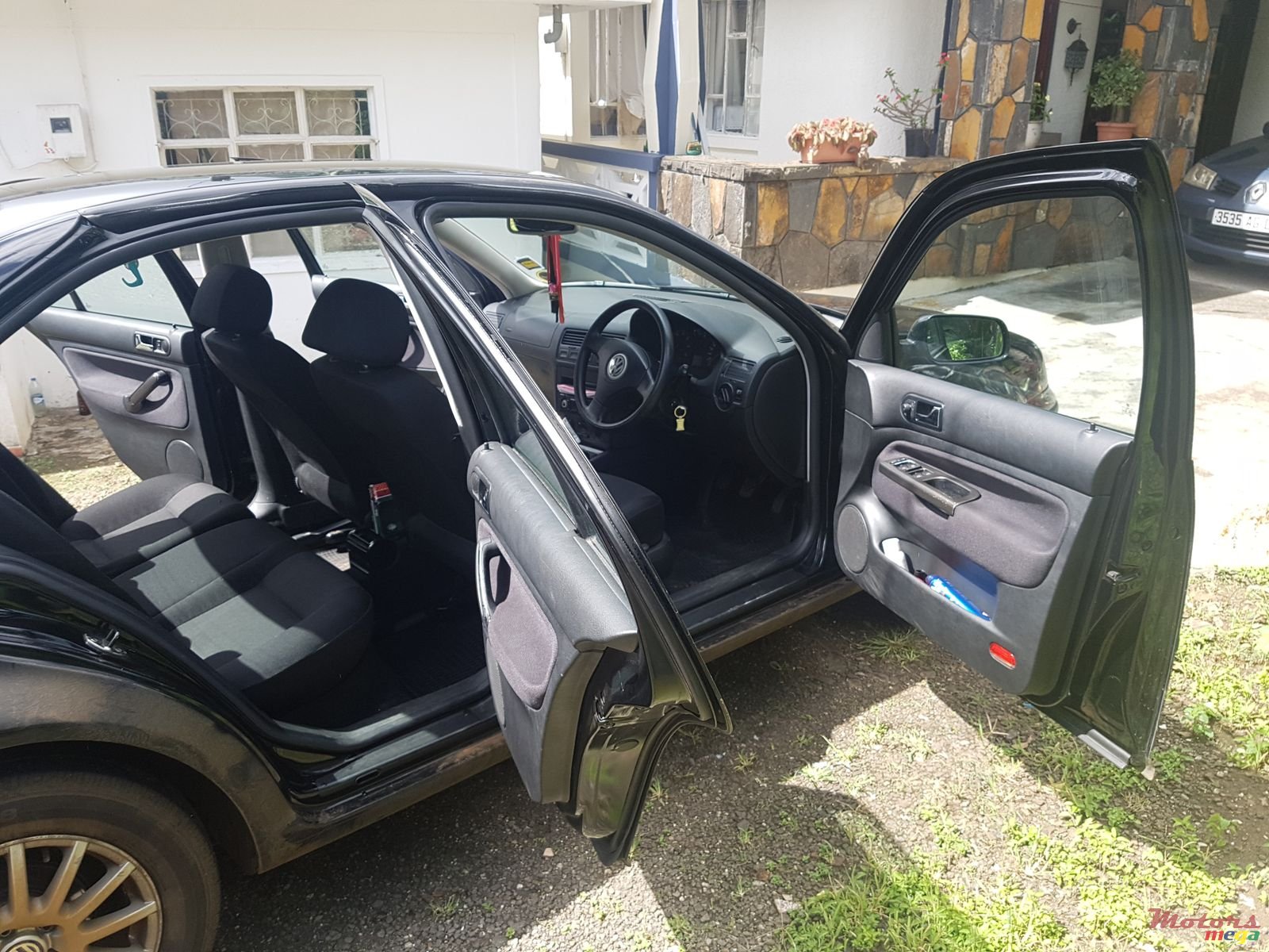 2005' Volkswagen Bora photo #5