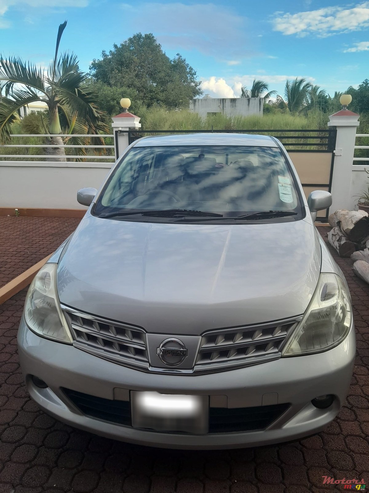 2009' Nissan Tiida photo #5