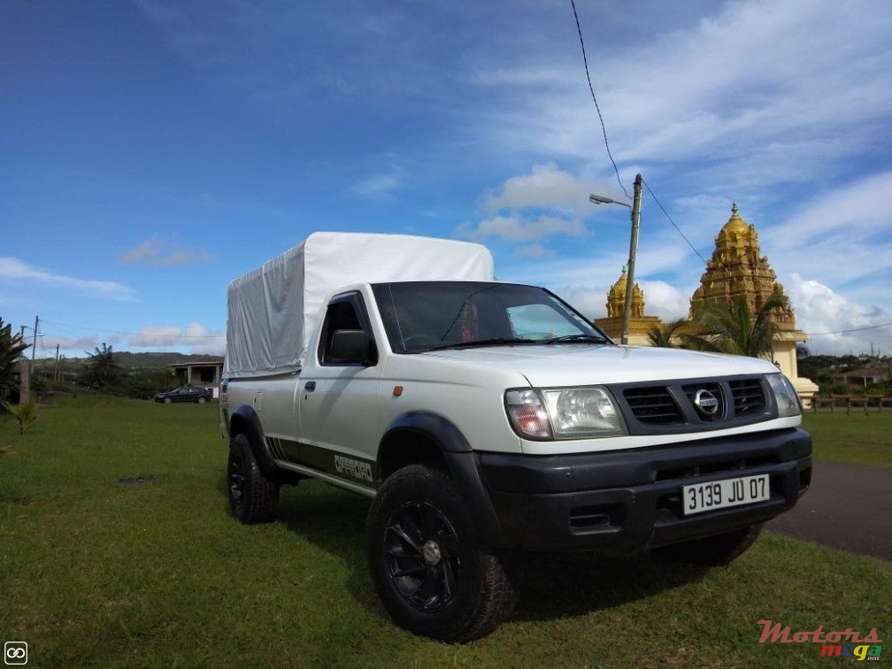 2007' Nissan Hardbody photo #3