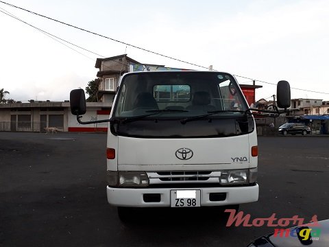 1998' Toyota Dyna photo #1
