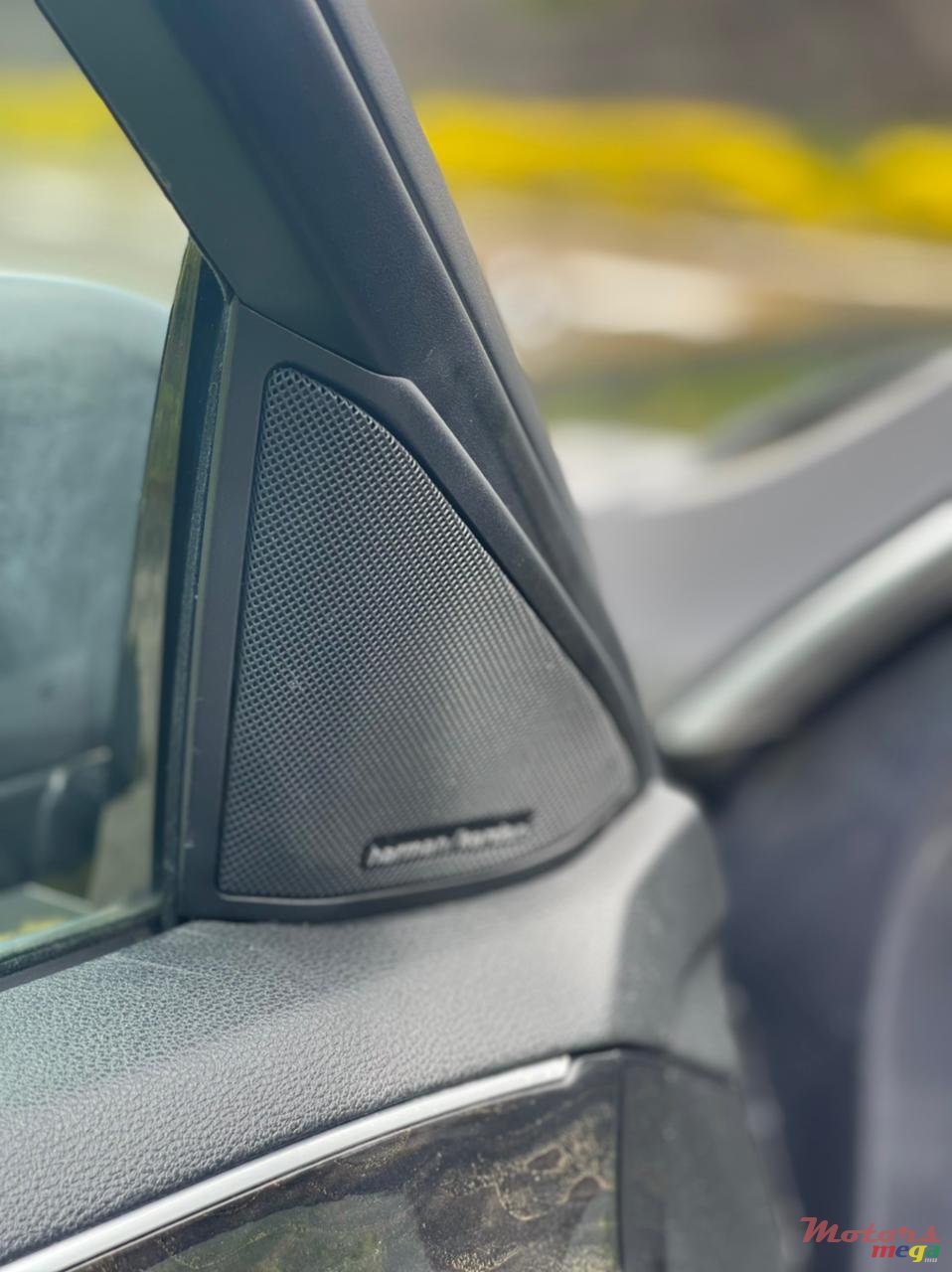 2010' Mercedes-Benz E-Class photo #2