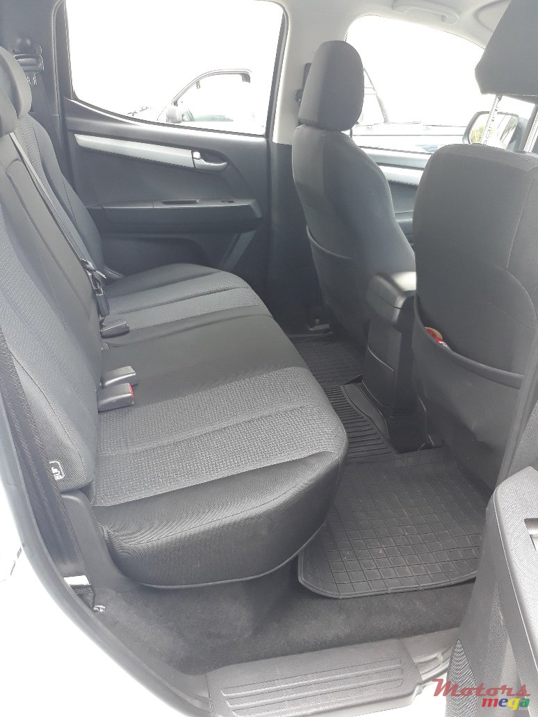 2016' Isuzu D-Max photo #4