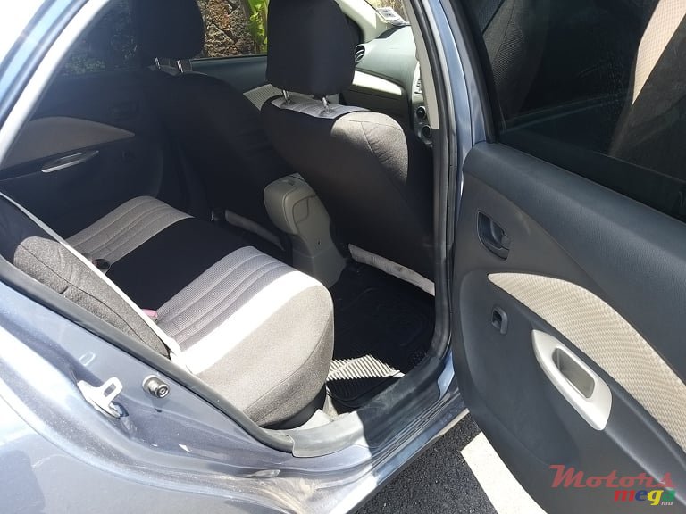 2007' Toyota Yaris Verso Belta photo #5