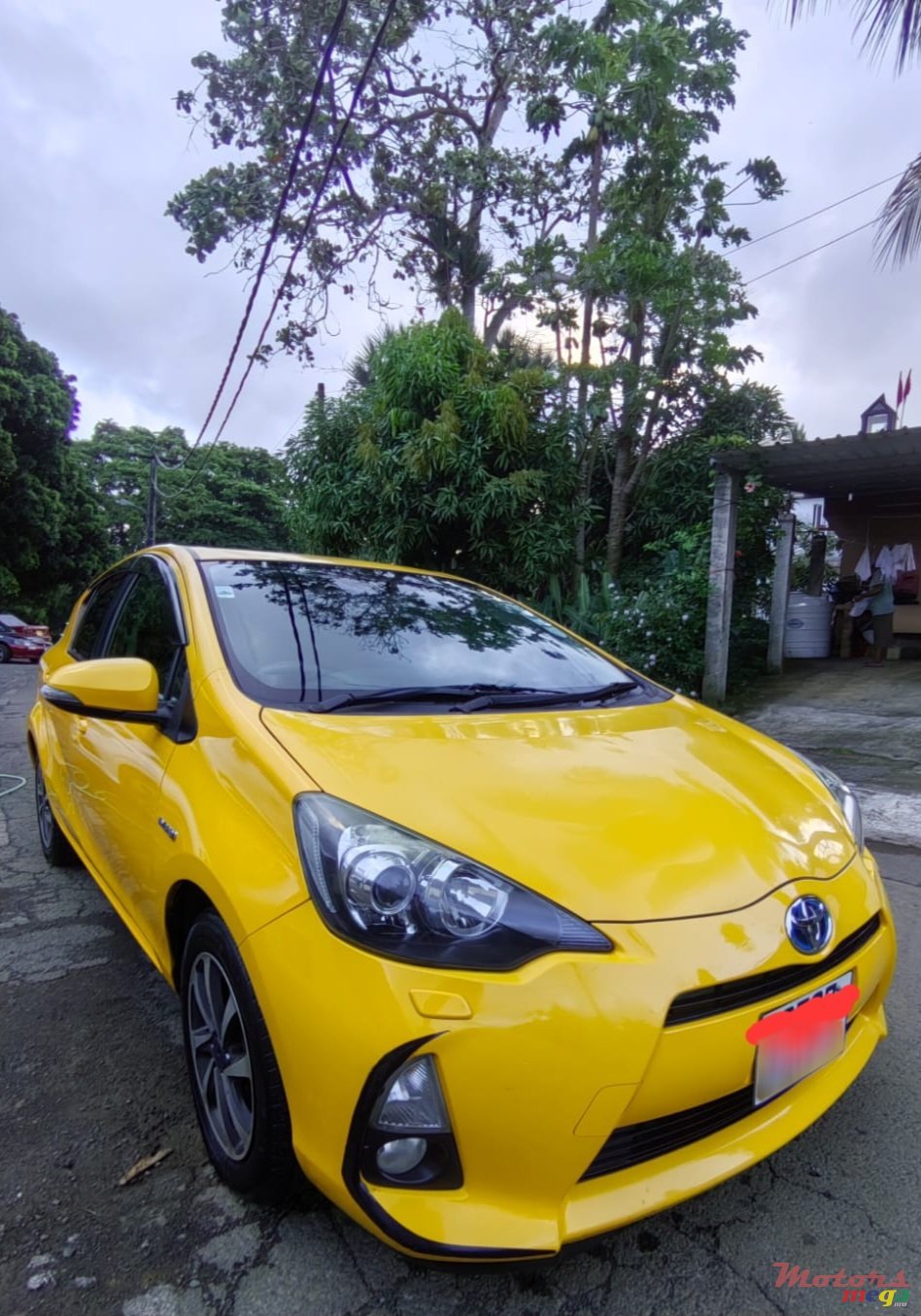 2014' Toyota Aqua photo #2