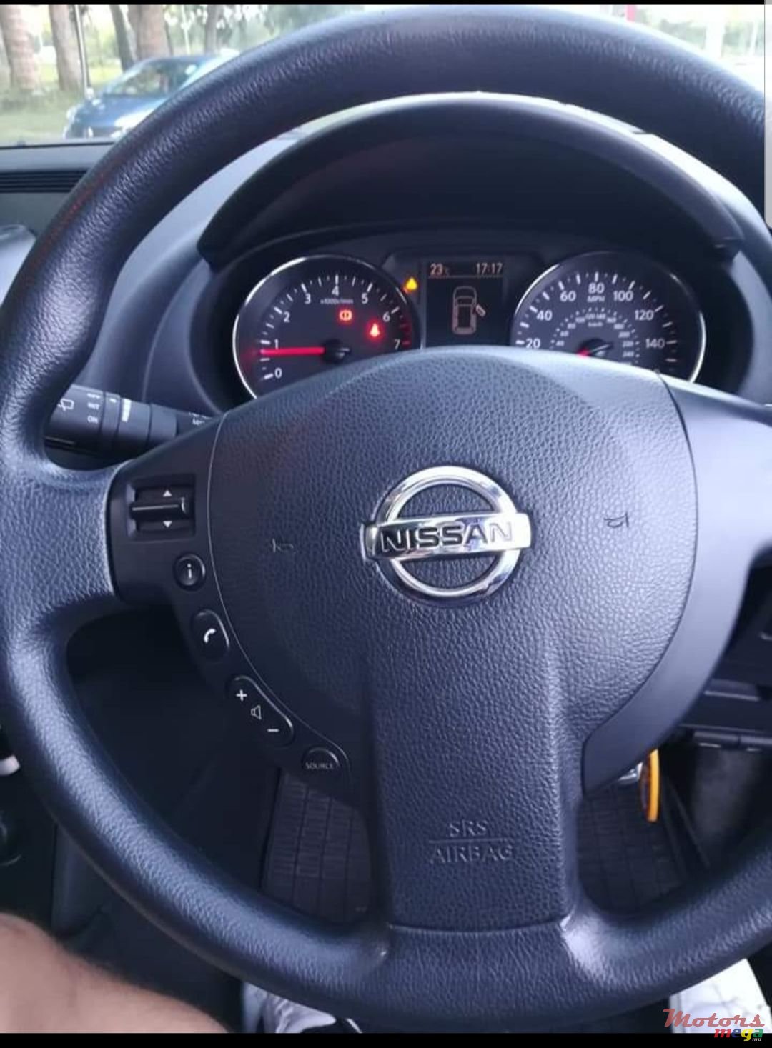 2010' Nissan Qashqai+2 photo #4