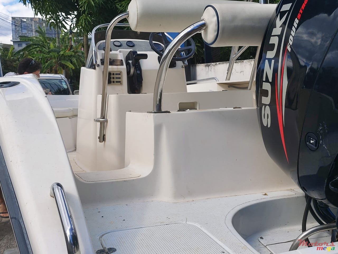 2012' Legend photo #4