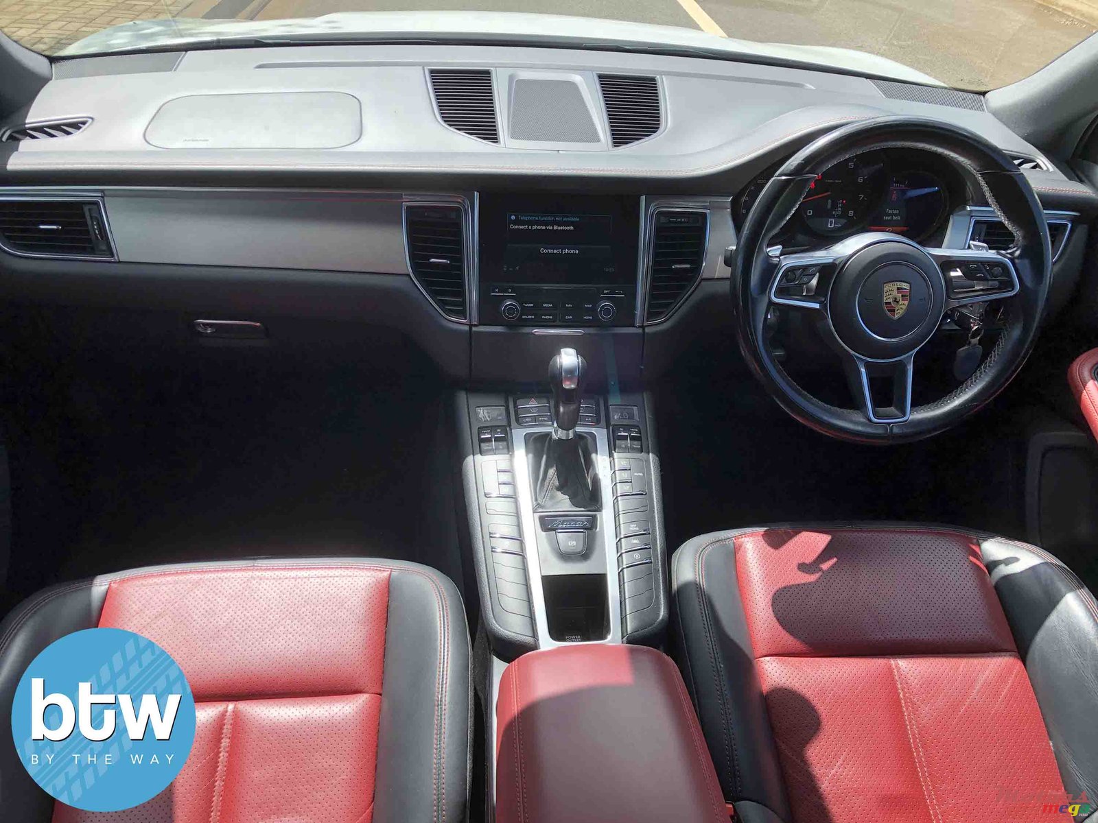 2016' Porsche Macan photo #6