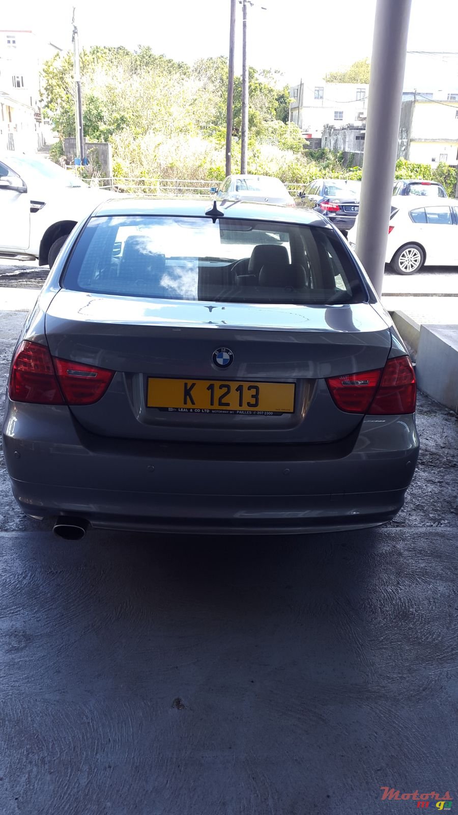 2010' BMW 3 Series photo #2