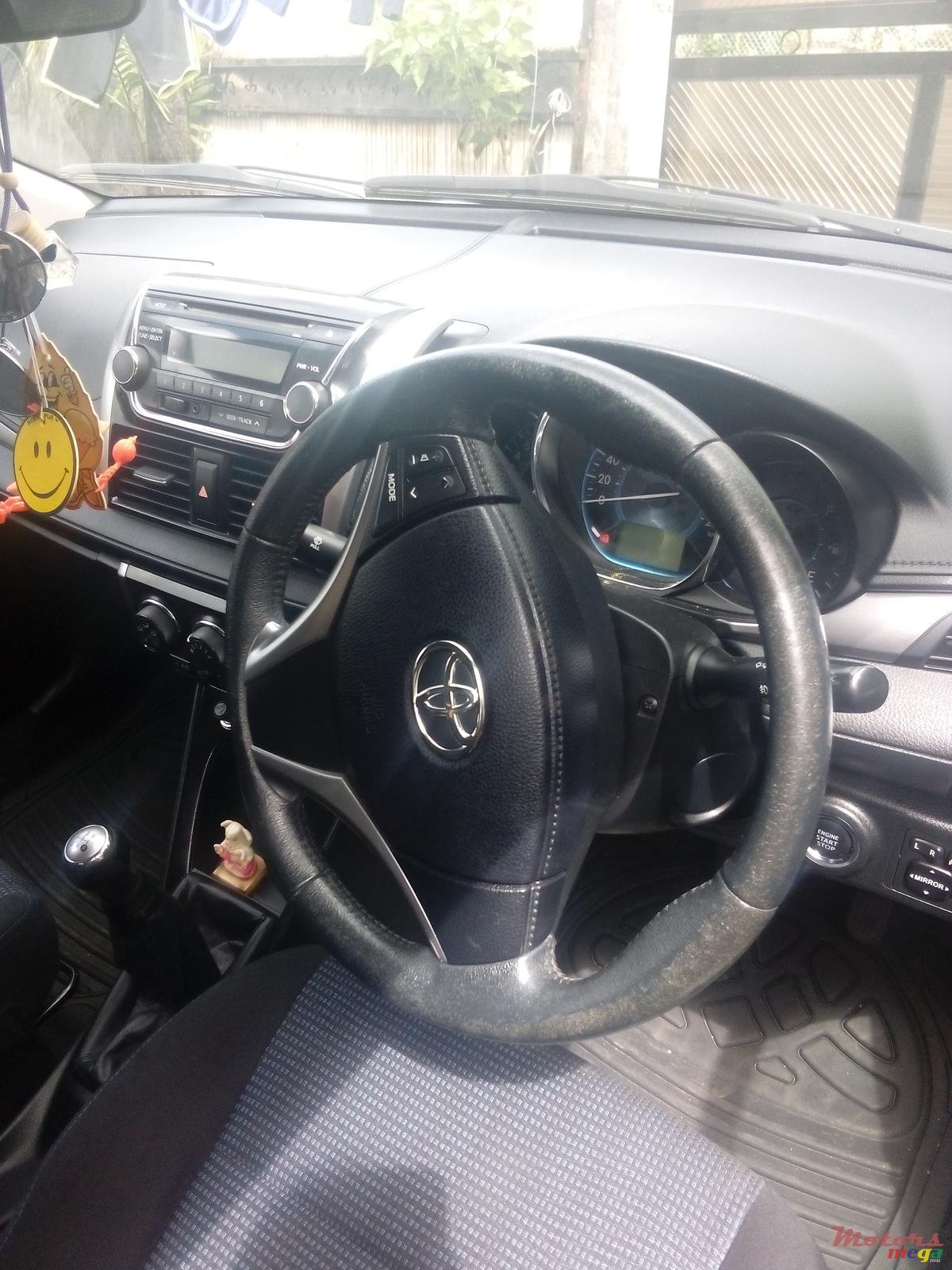 2018' Toyota Yaris photo #2